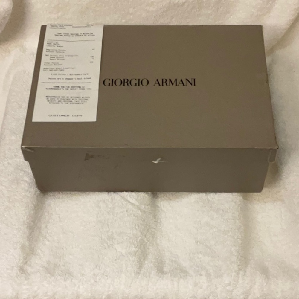 SOLD- Giorgio Armani Décolleté Suede Shoe - Picture 13 of 13